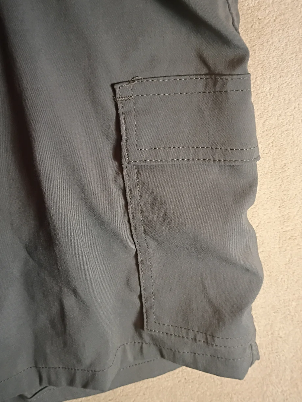 Wrangler Men's 34 ATG All Terrain Gear Charcoal Gray Belted Utility Shorts